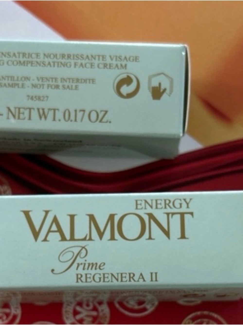 Valmont Prime Regenera II Hydrating and Repairing Face Cream 0.17oz x2= 10ml - Picture 3 of 5